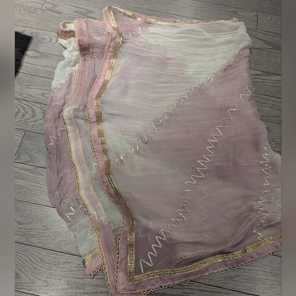 Chic Pink Silver Embroidered Suit With Floral Bead Design Silver- Size SM New - Picture 7 of 8